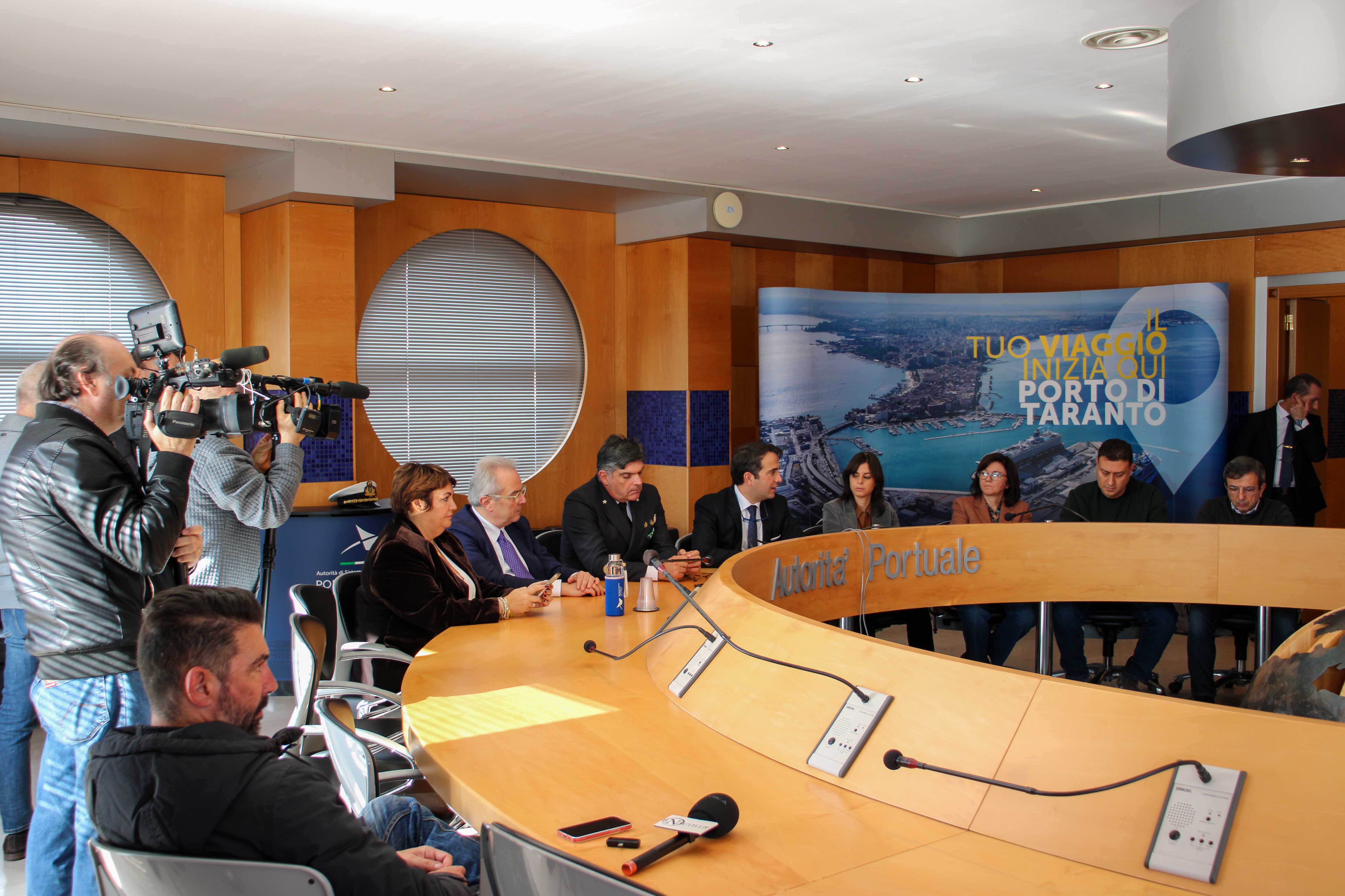2025 11 21 conferenza stampa gugliotti porto taranto 8